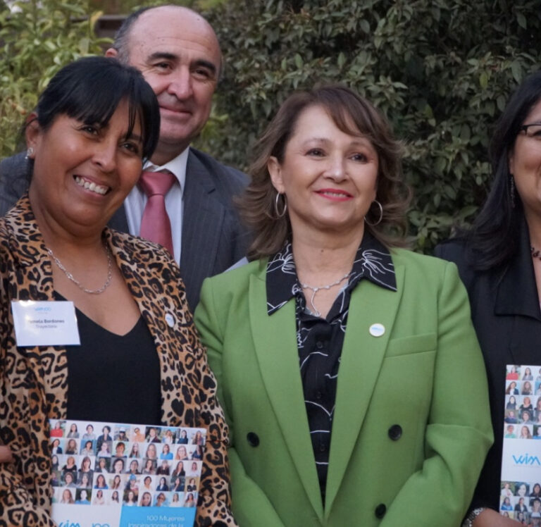 Women In Mining premió a nuestra Directora de Género, Pamela Bordones