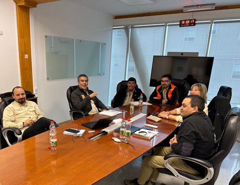 Sindicatos de Lumina Copper se reúnen para trabajar en equipo