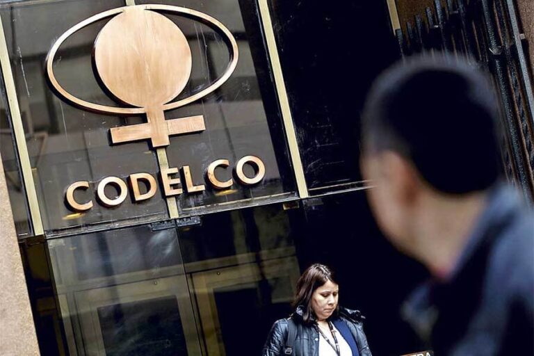 Sindicato de Codelco denunció masivos despidos injustificados