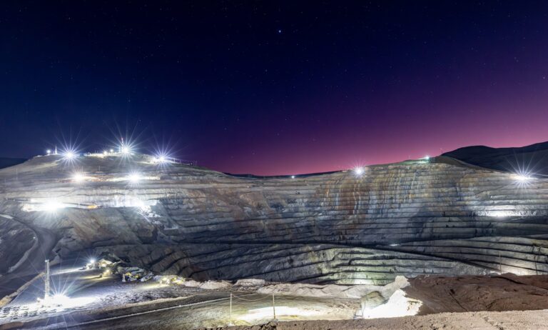 Cochilco proyectó que el consumo eléctrico de la minería del cobre aumentará un 34% hacia 2034