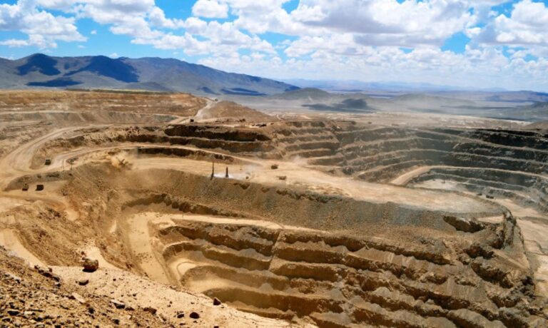Sindicato de Supervisores de Lomas Bayas denuncia aumento de despidos y deterioro del clima laboral